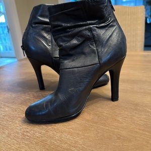 Women’s Black Leather High Heel Ankle Boot Size 7